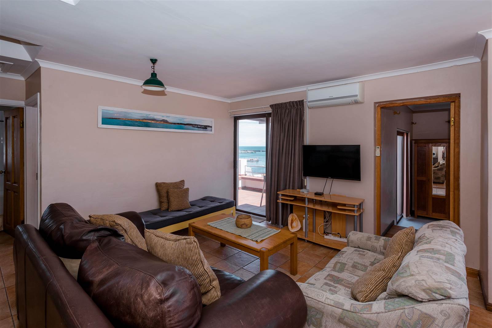 5 Bed House in Gansbaai and surrounds photo number 4