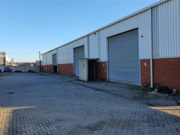 1 200  m² Industrial space