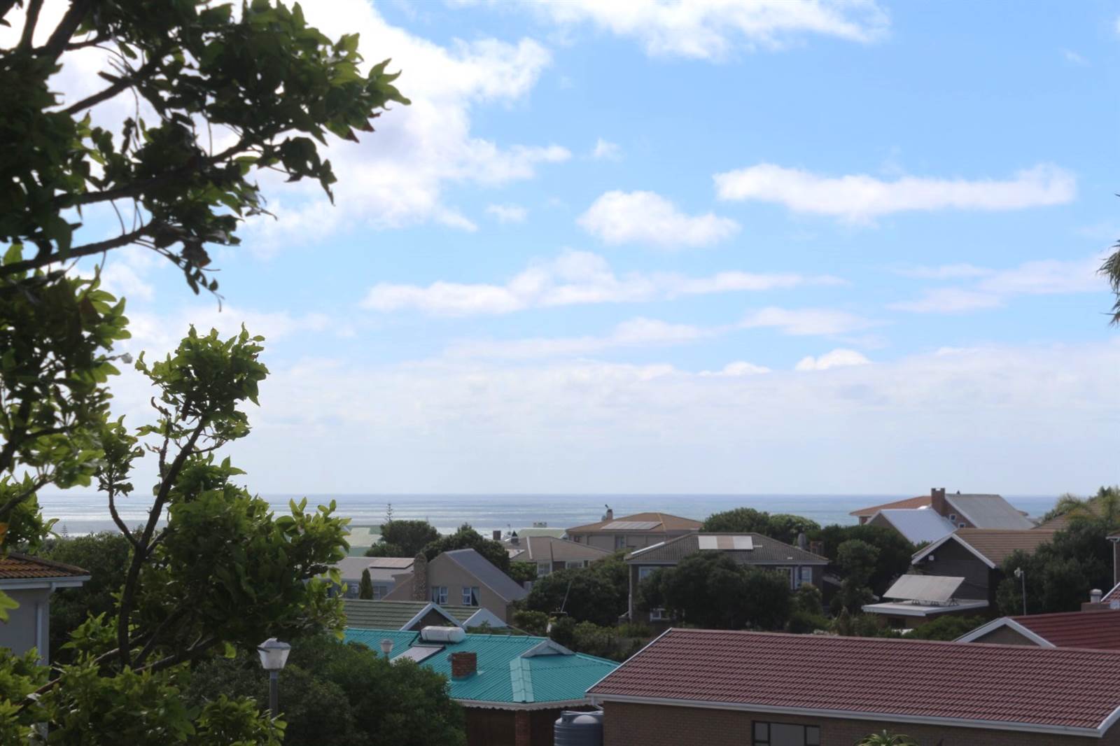 3 Bed House in Stilbaai photo number 4