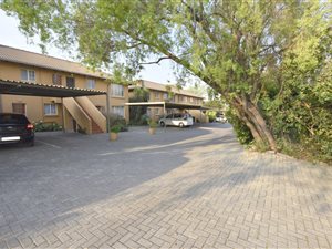 3 Bed Townhouse in Moreleta Park
