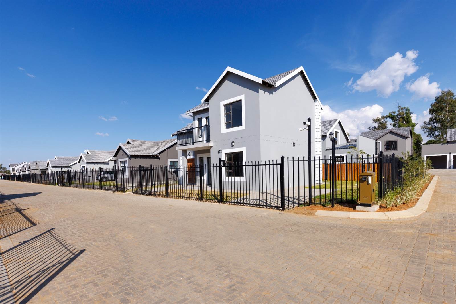 3 Bed Townhouse in Bloemspruit photo number 23