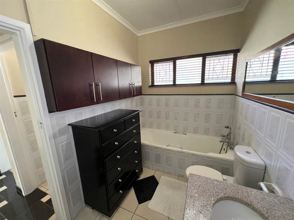 4 Bed House in Durban North photo number 24