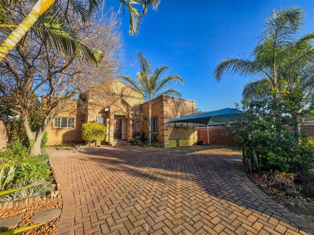 3 Bedroom House 3 Bedroom House