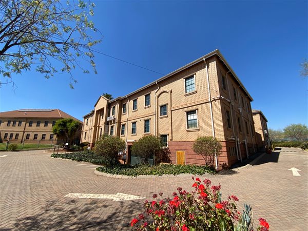 2172  m² Office Space in Highveld