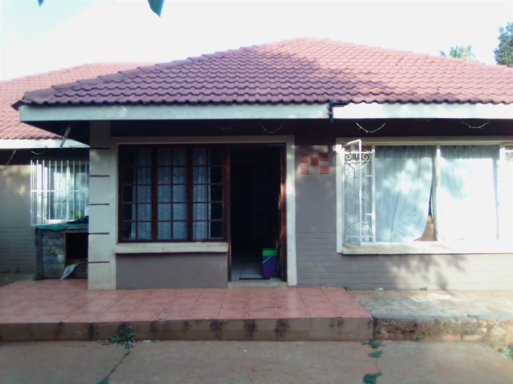 7 Bed House in Adamayview photo number 12