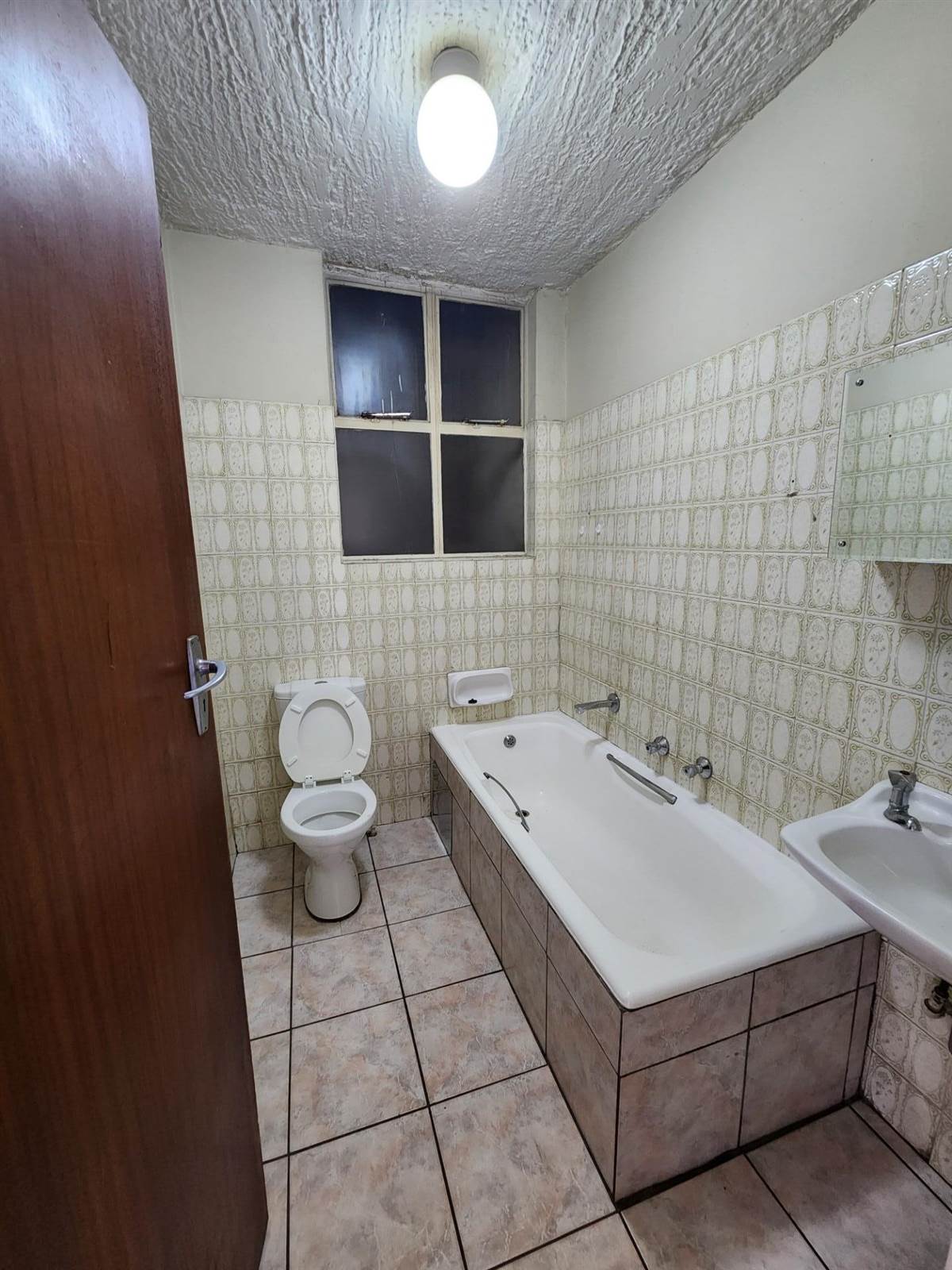 3 Bed Apartment in Rietfontein photo number 7