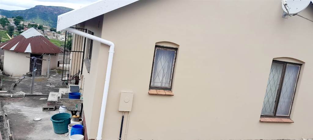 4 Bed House in Kwandengezi photo number 13