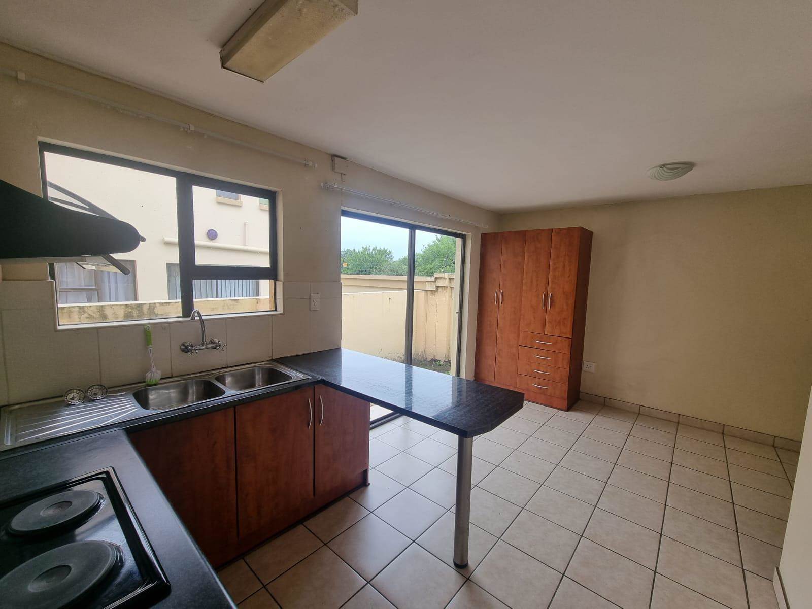 2 Bed House in Secunda photo number 7