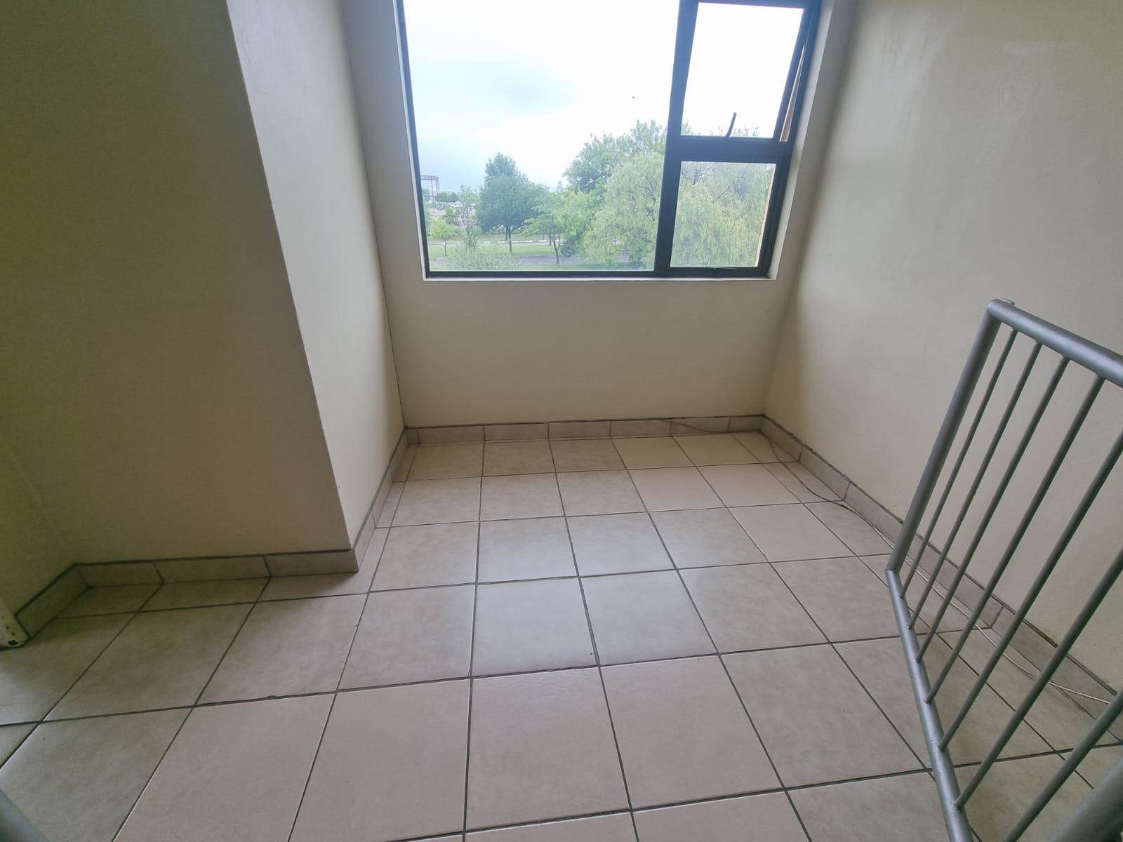 2 Bed House in Secunda photo number 3