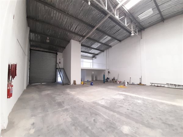 630  m² Commercial space in Spartan