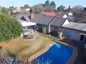 4 Bed House in Buurendal