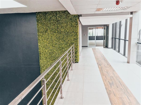 246  m² Commercial space