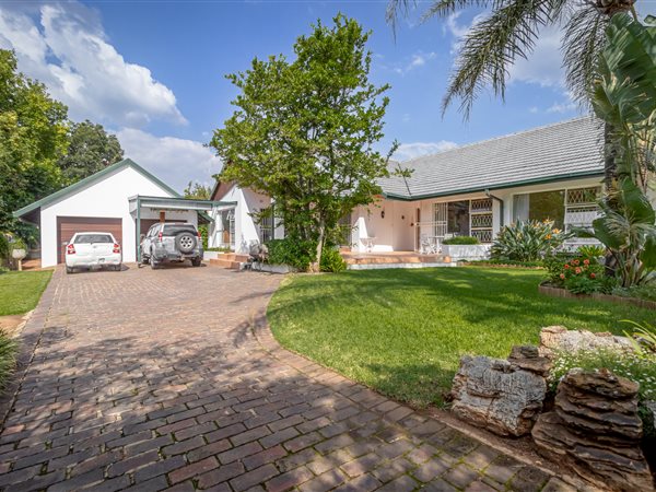 8 Bed House in Northcliff