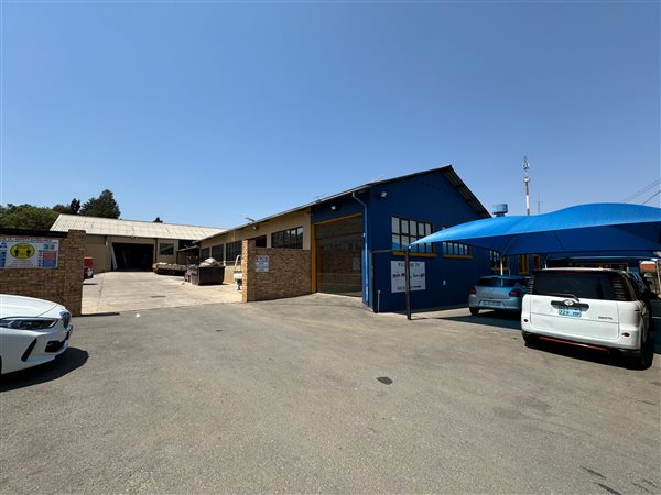 2 000  m² Industrial space