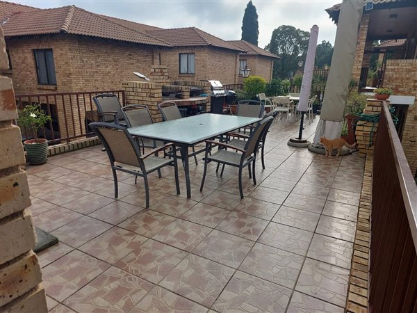 2 Bedroom Townhouse 2 Bedroom Townhouse