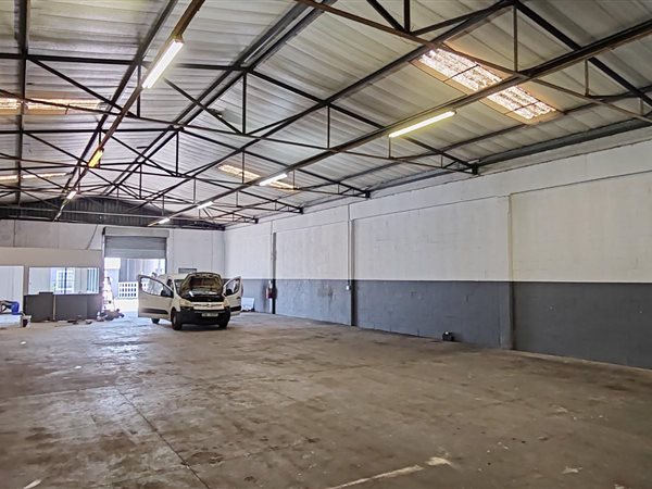 395  m² Industrial space