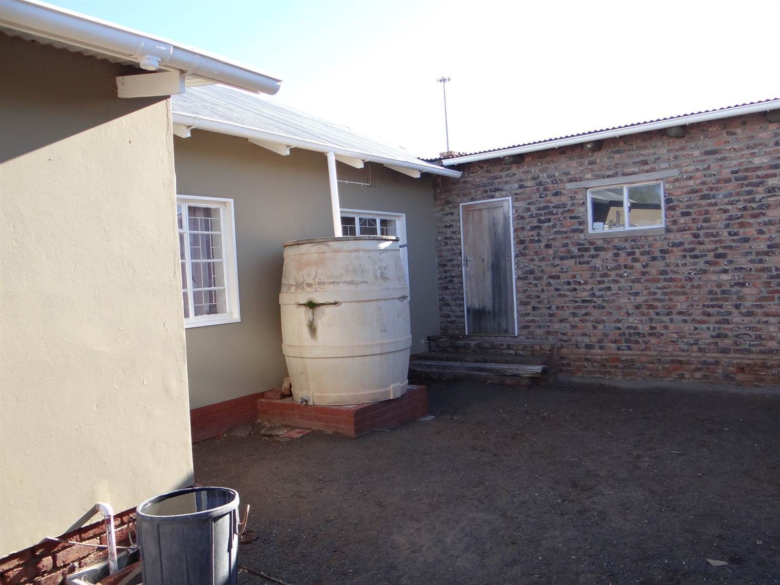3 Bed House in Beaufort West photo number 7