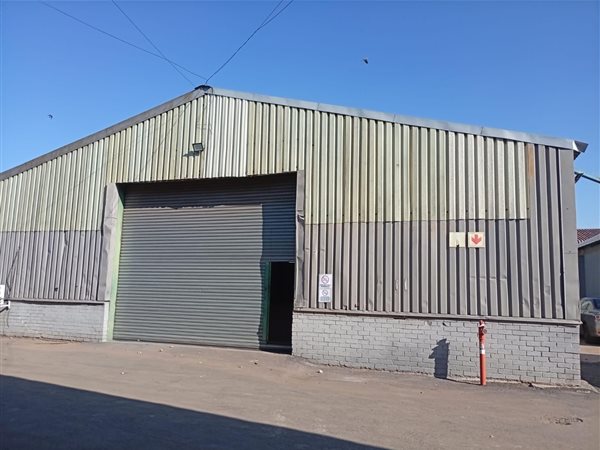 590 m² Industrial space 590 m² Industrial space
