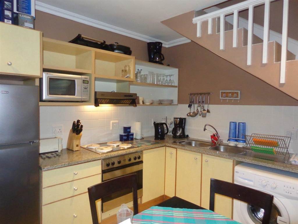 2 Bed Flat in St Francis Bay photo number 4