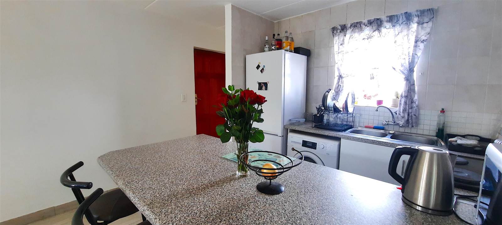 2 Bed Apartment in Vredekloof photo number 6