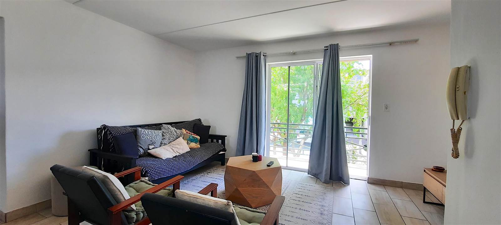 2 Bed Apartment in Vredekloof photo number 8