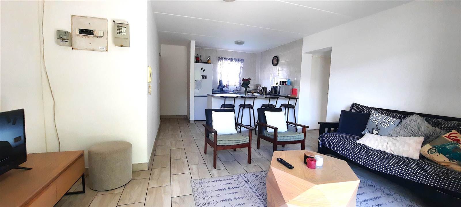 2 Bed Apartment in Vredekloof photo number 13