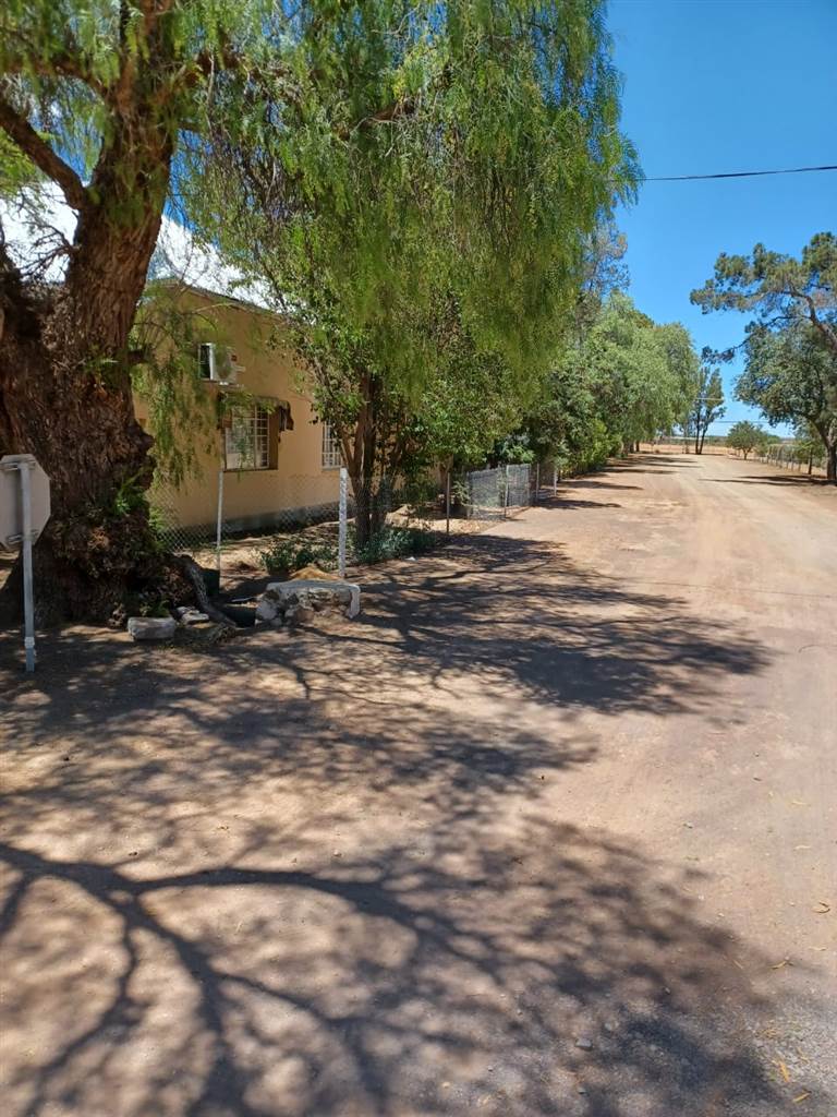 3 Bed House in Loxton photo number 2