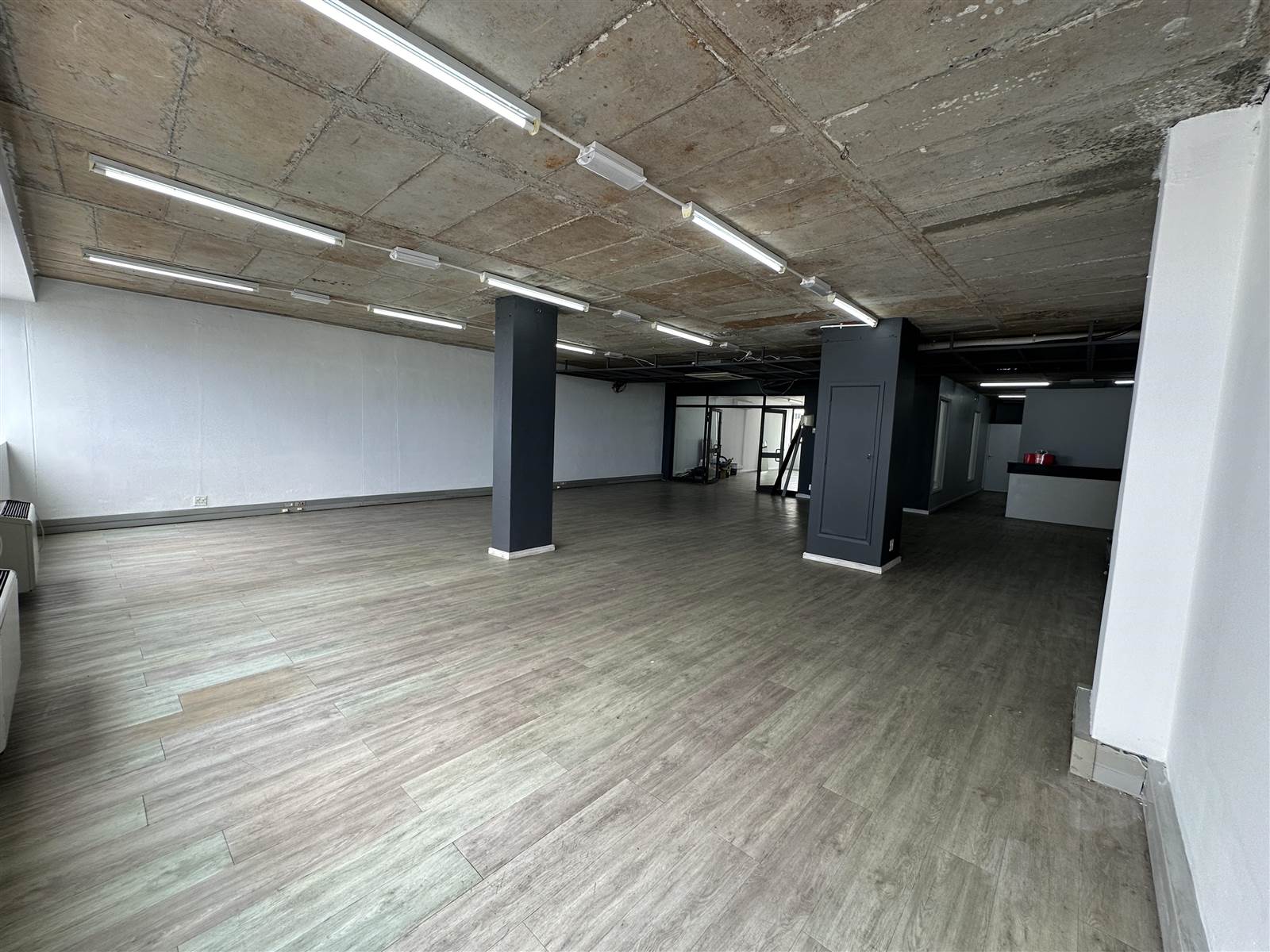220  m² Commercial space in Sea Point photo number 7