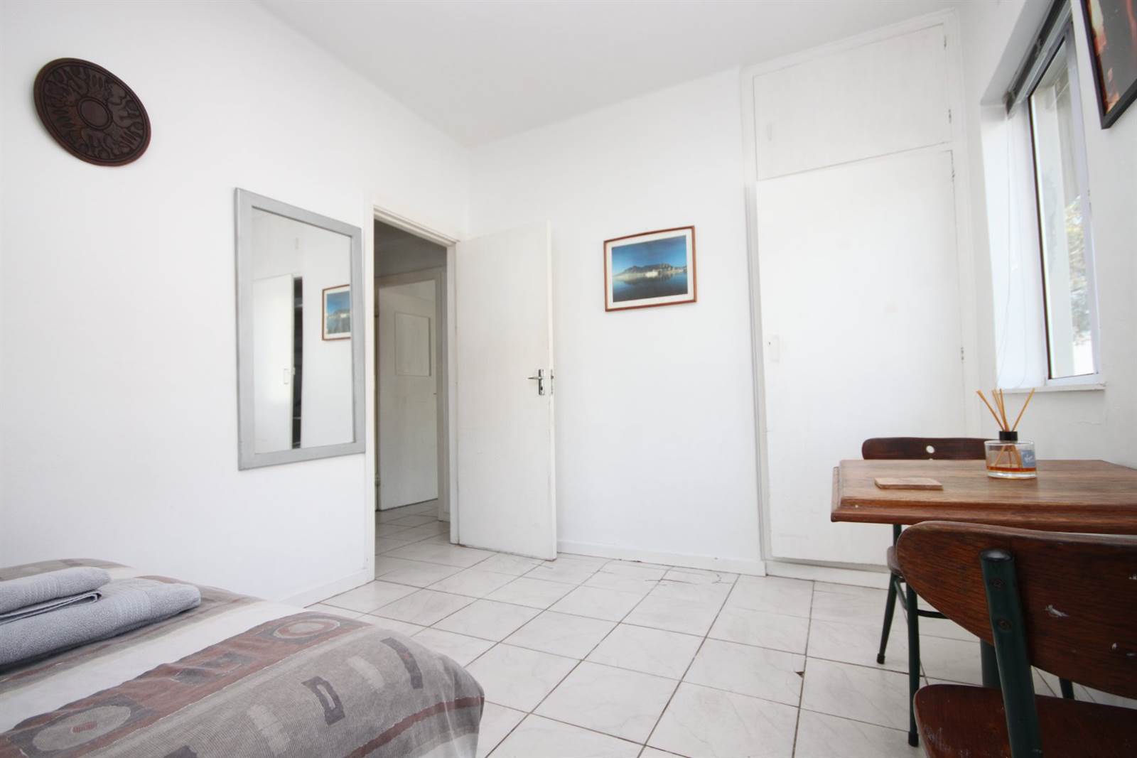 2 Bed Apartment in Sea Point photo number 7