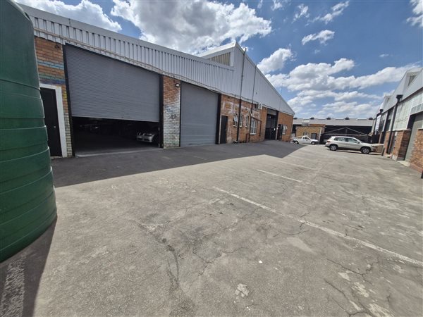 684  m² Industrial space