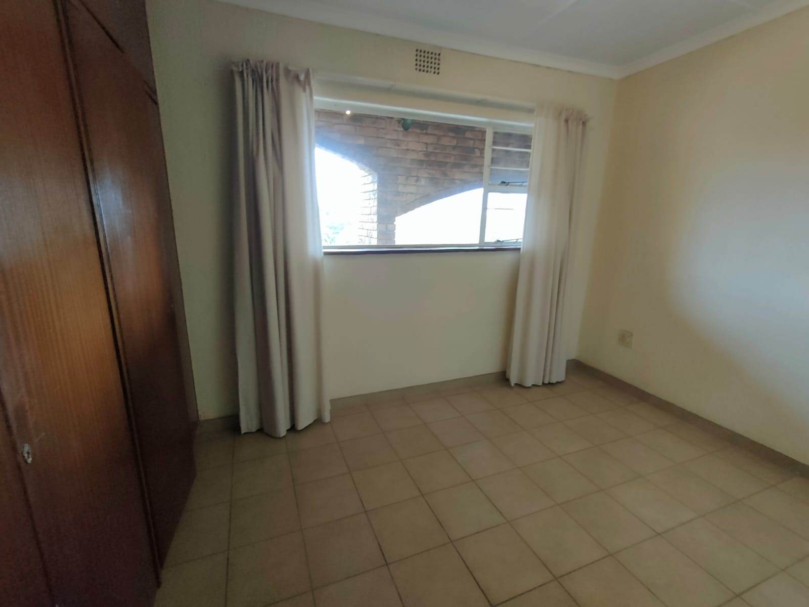 2 Bed Apartment in Cresta photo number 30