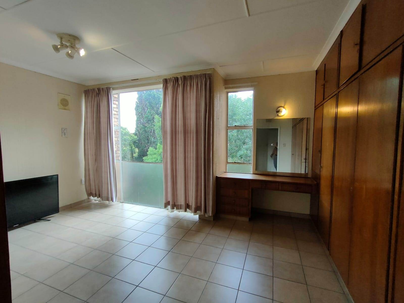 2 Bed Apartment in Cresta photo number 19