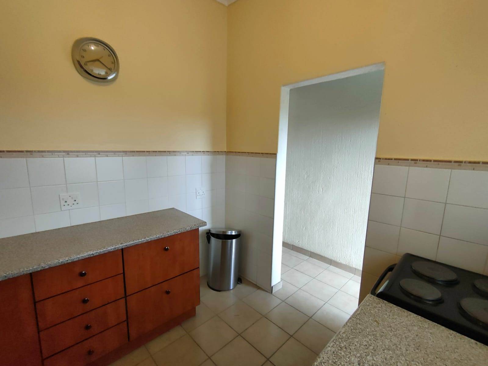 2 Bed Apartment in Cresta photo number 10