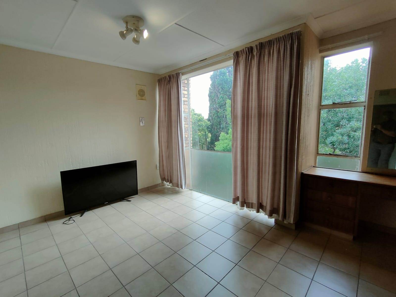 2 Bed Apartment in Cresta photo number 20