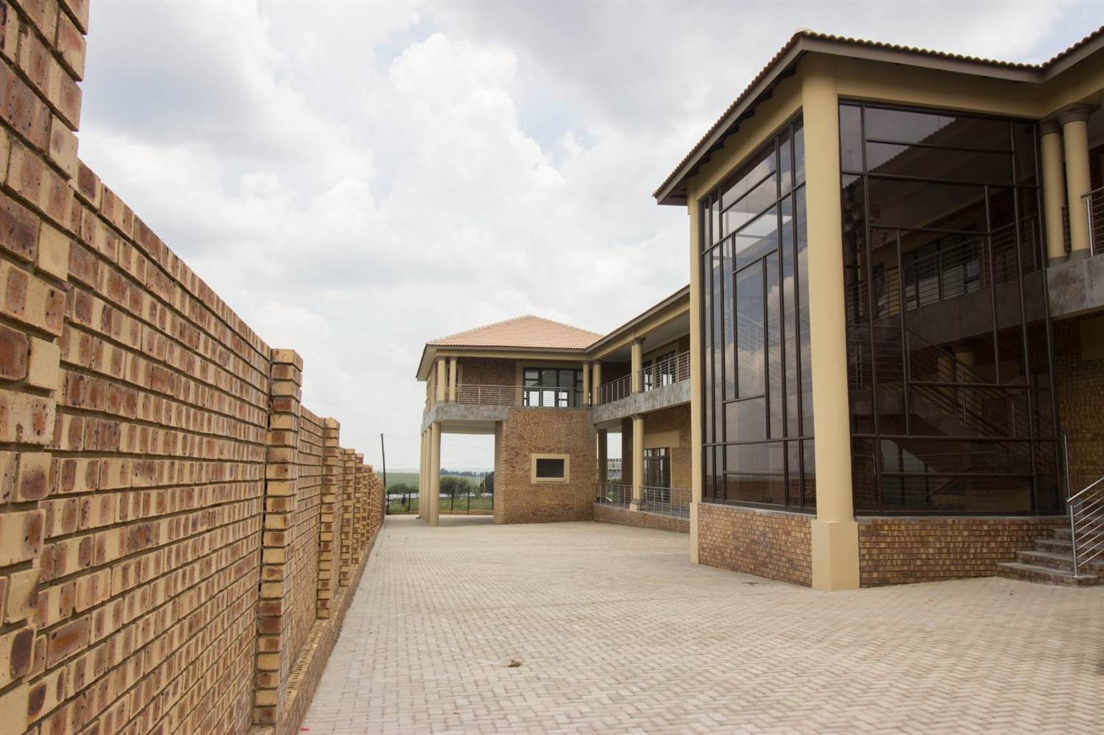 87  m² Commercial space in Witbank Central photo number 3