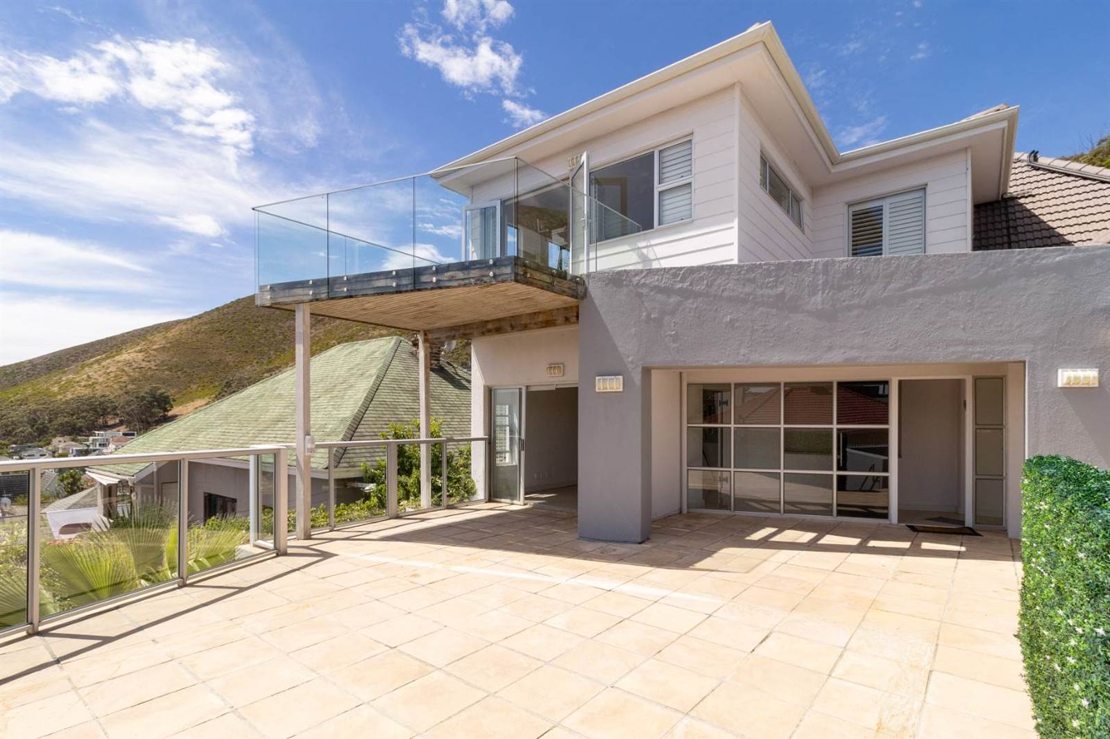 4 Bed House in Fresnaye photo number 6