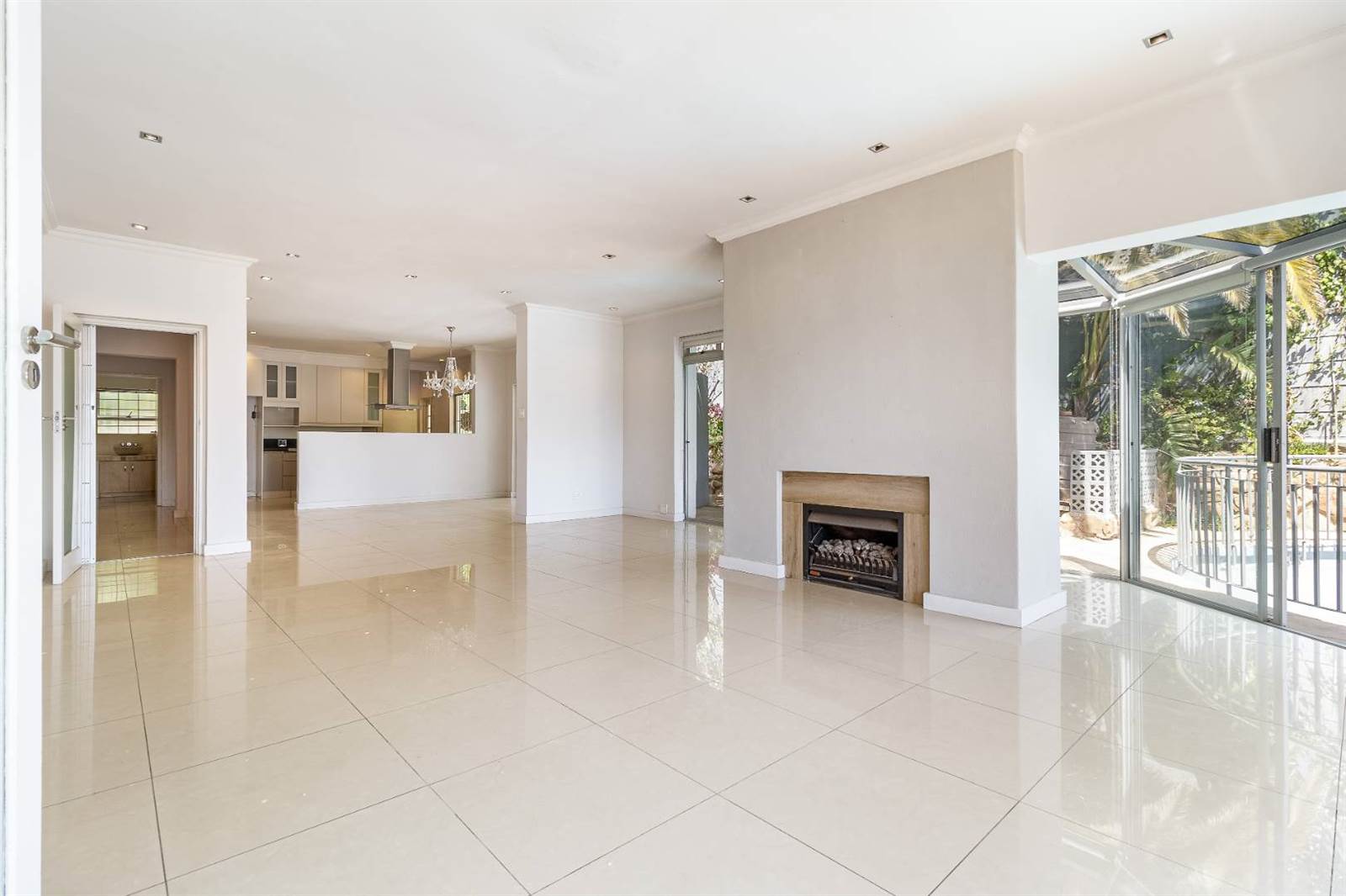 4 Bed House in Fresnaye photo number 12