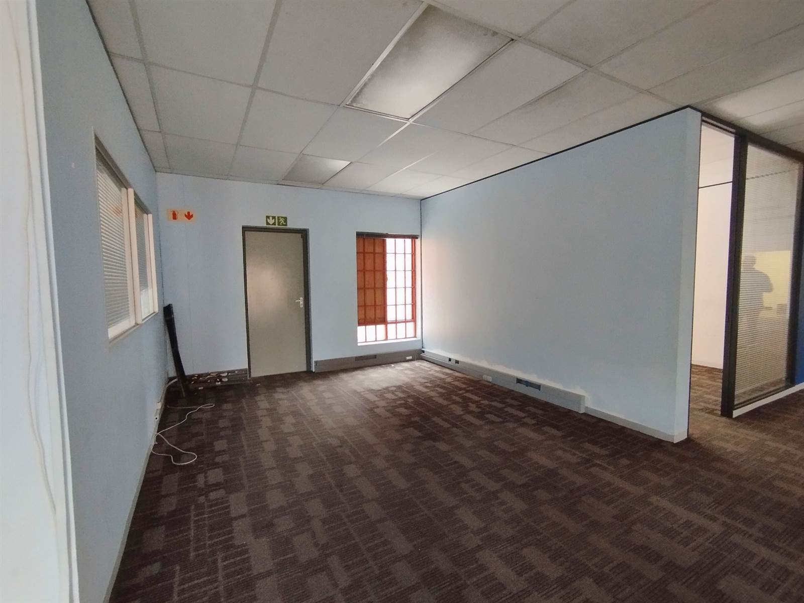 350  m² Office Space in Westville photo number 11