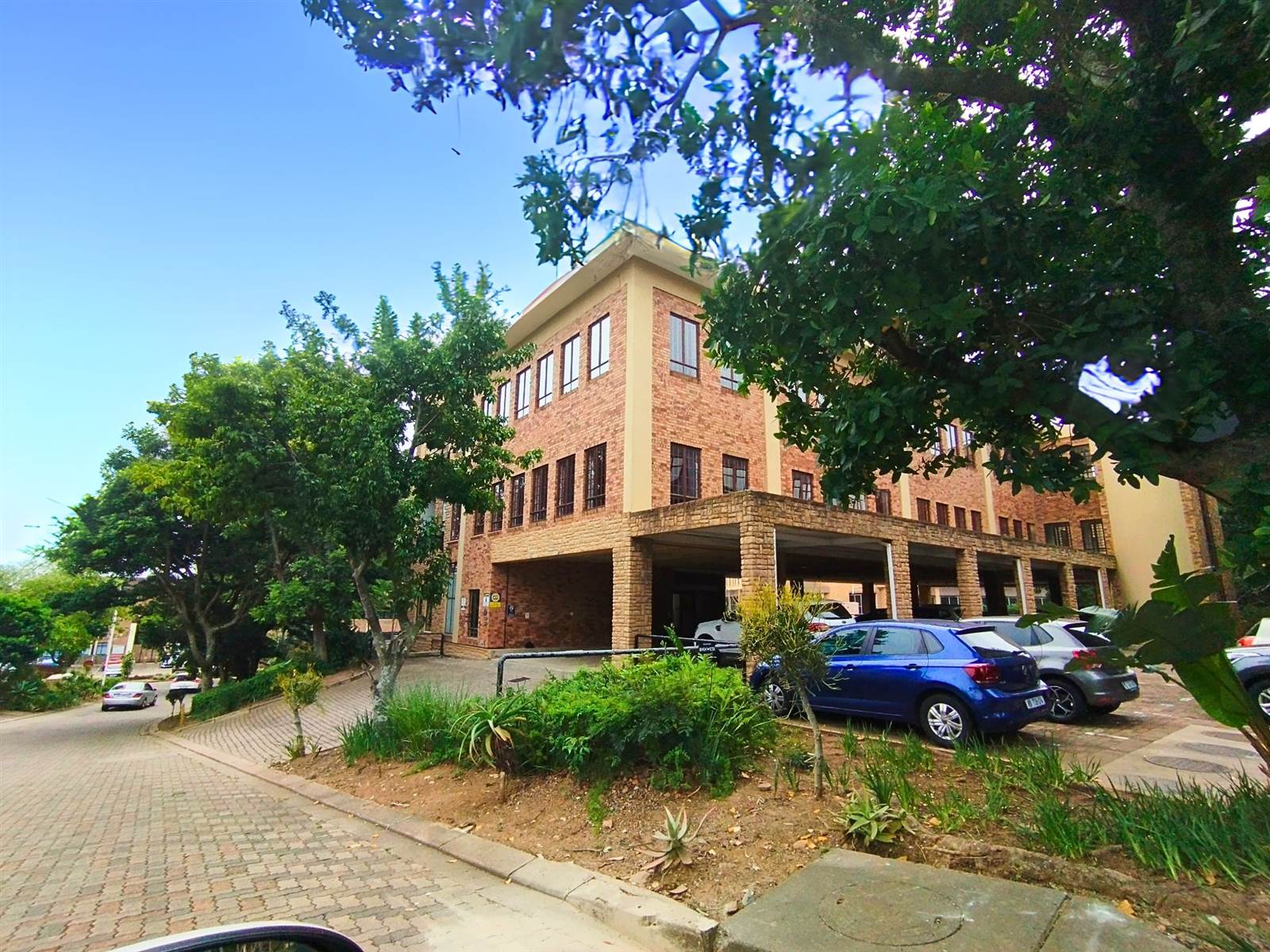 350  m² Office Space in Westville photo number 1