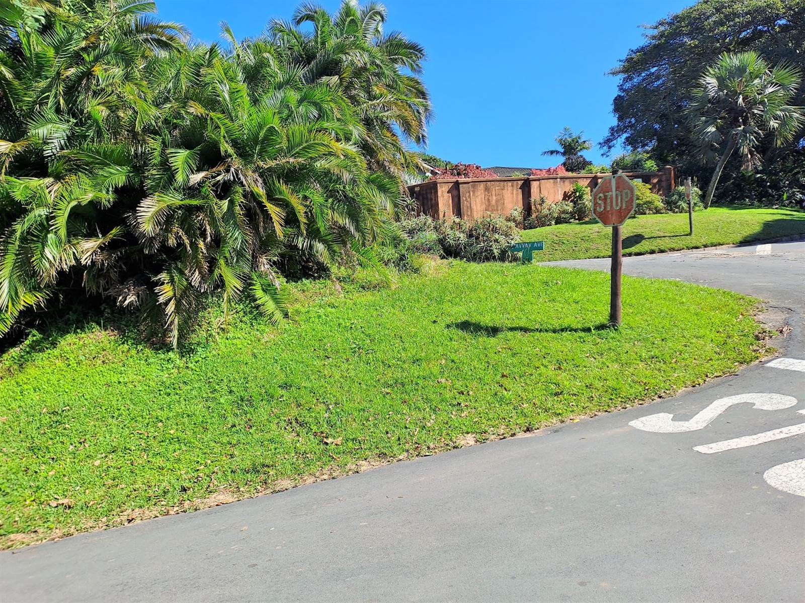 1047 m² Land available in Leisure Bay photo number 4