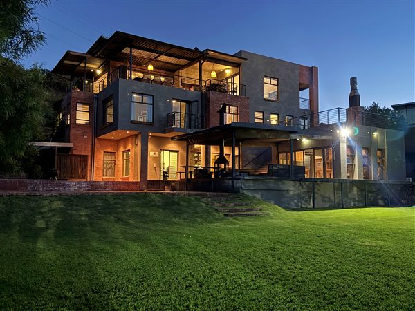 6 Bedroom House 6 Bedroom House