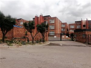 Apartment in Halfway House