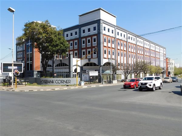 1 110  m² Commercial space