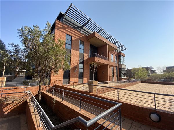 141  m² Office Space in Highveld
