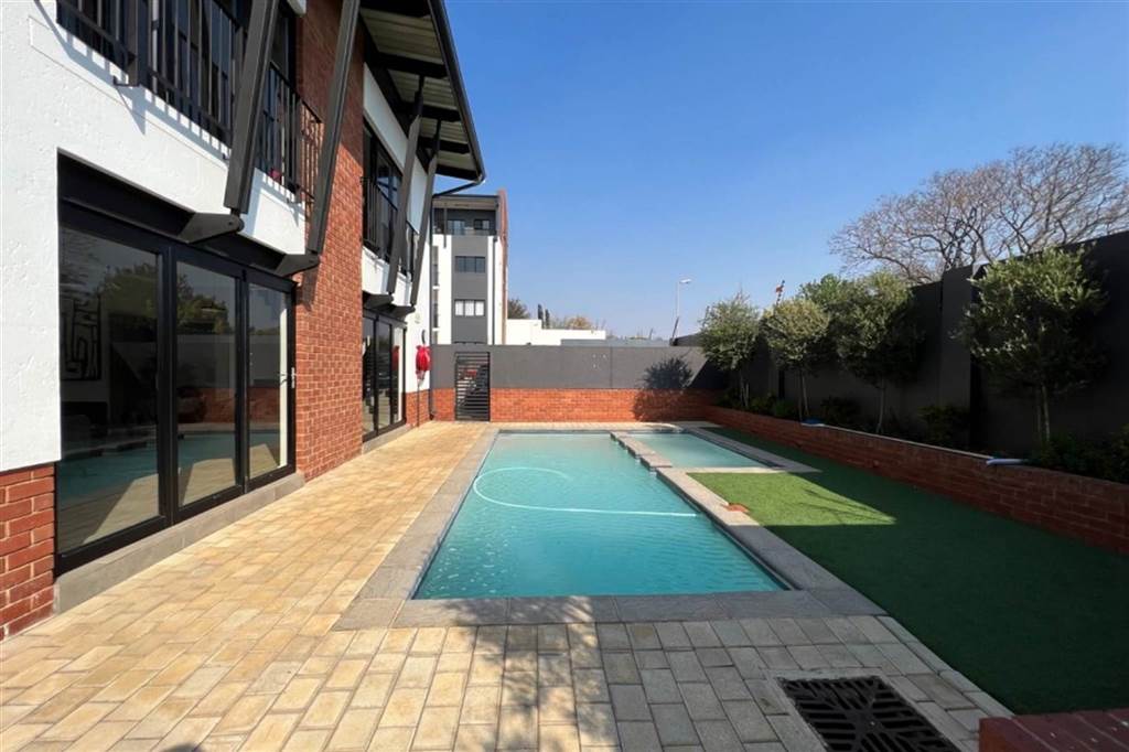 3 Bed Apartment in Bryanston photo number 27