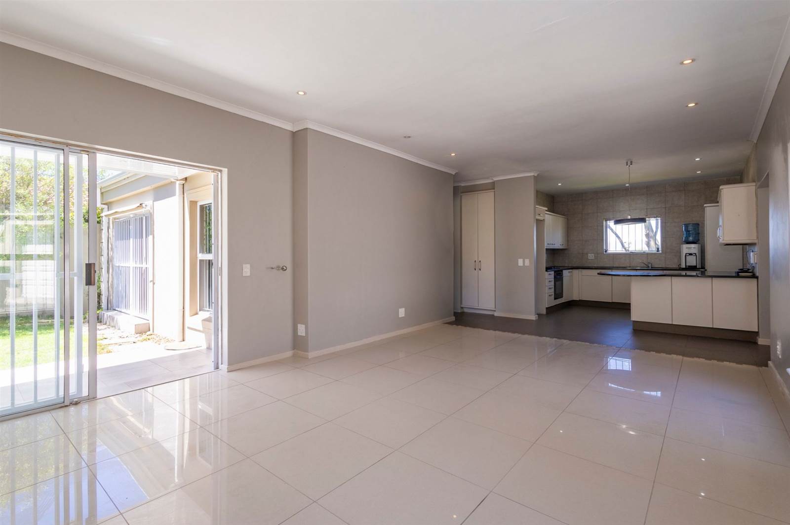 3 Bed House in Durbanville Central photo number 6