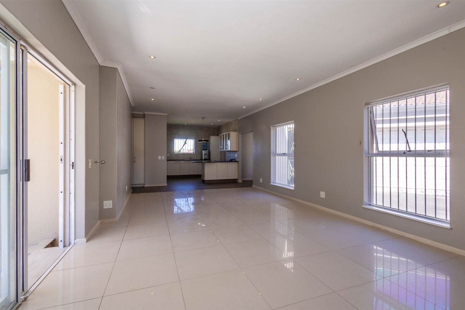 3 Bed House in Durbanville Central photo number 5