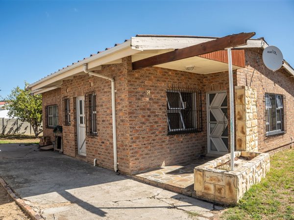 4 Bedroom House 4 Bedroom House