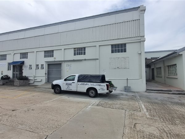 325  m² Industrial space