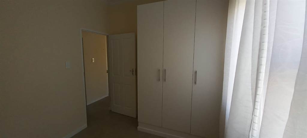 2 Bed House in East London Central photo number 5